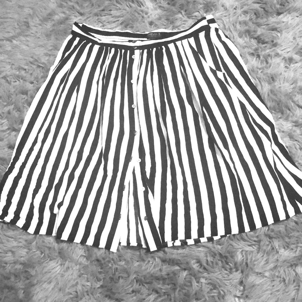 Forever 21 button down skirt.